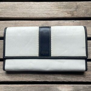 Authentic Coach White Black Genuine Leather Wallet Clutch Blue Lining